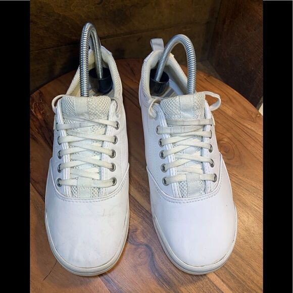 Keds leather athletic shoes.  Inv 5225 - Picture 1 of 6